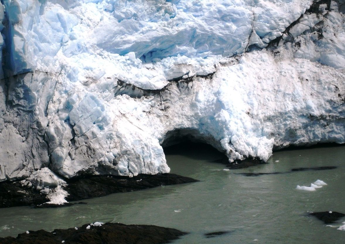 The amazing Perito Moreno glaciar (ice cave) - Argentina