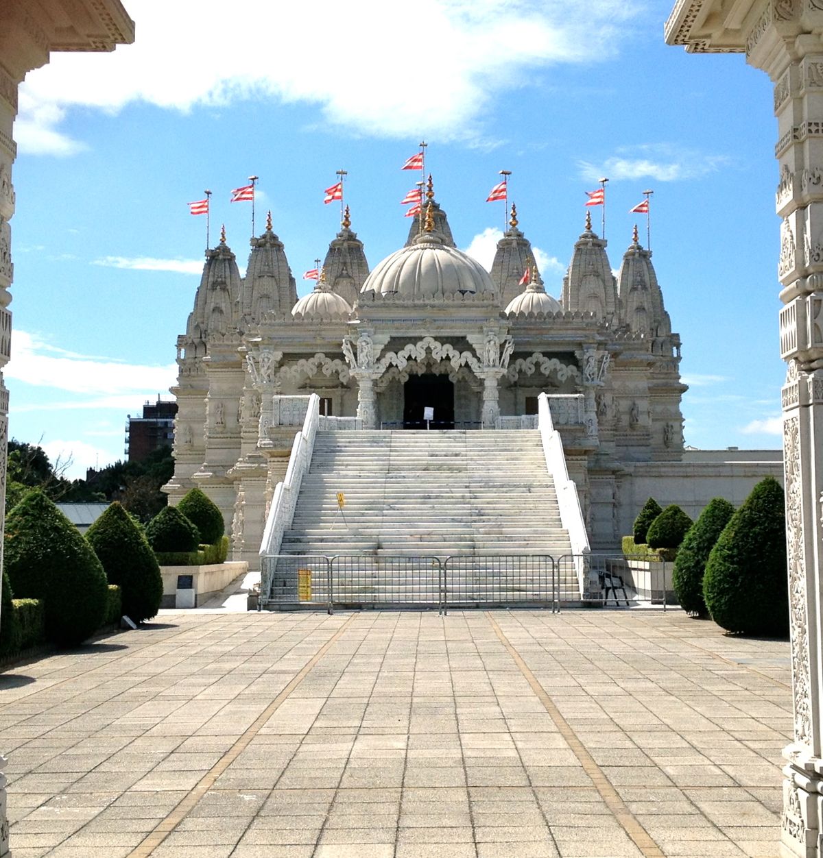 Hindu temple in Neasden North London,BAPS Shri Swaminarayan Mandir, Europe's first traditional Hindu temple